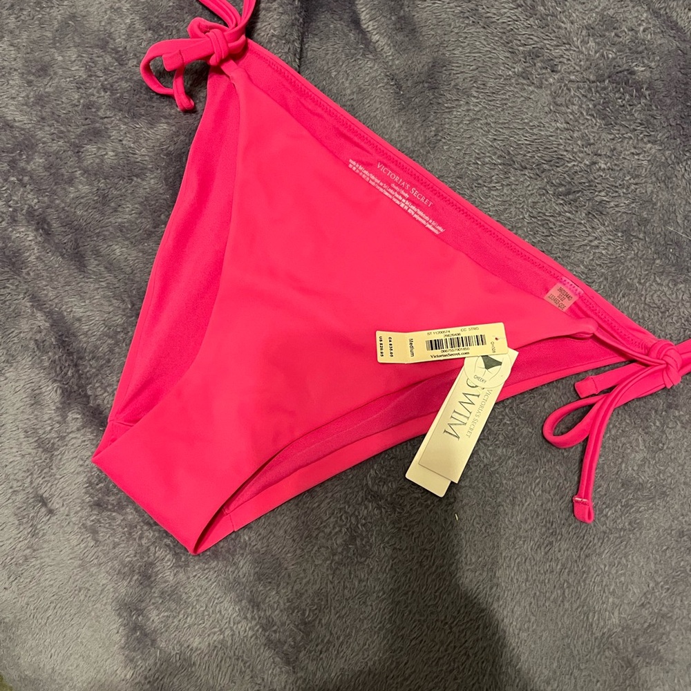 NEW Victoria's Secret Vibrant Pink Cheeky Bottom, Medium